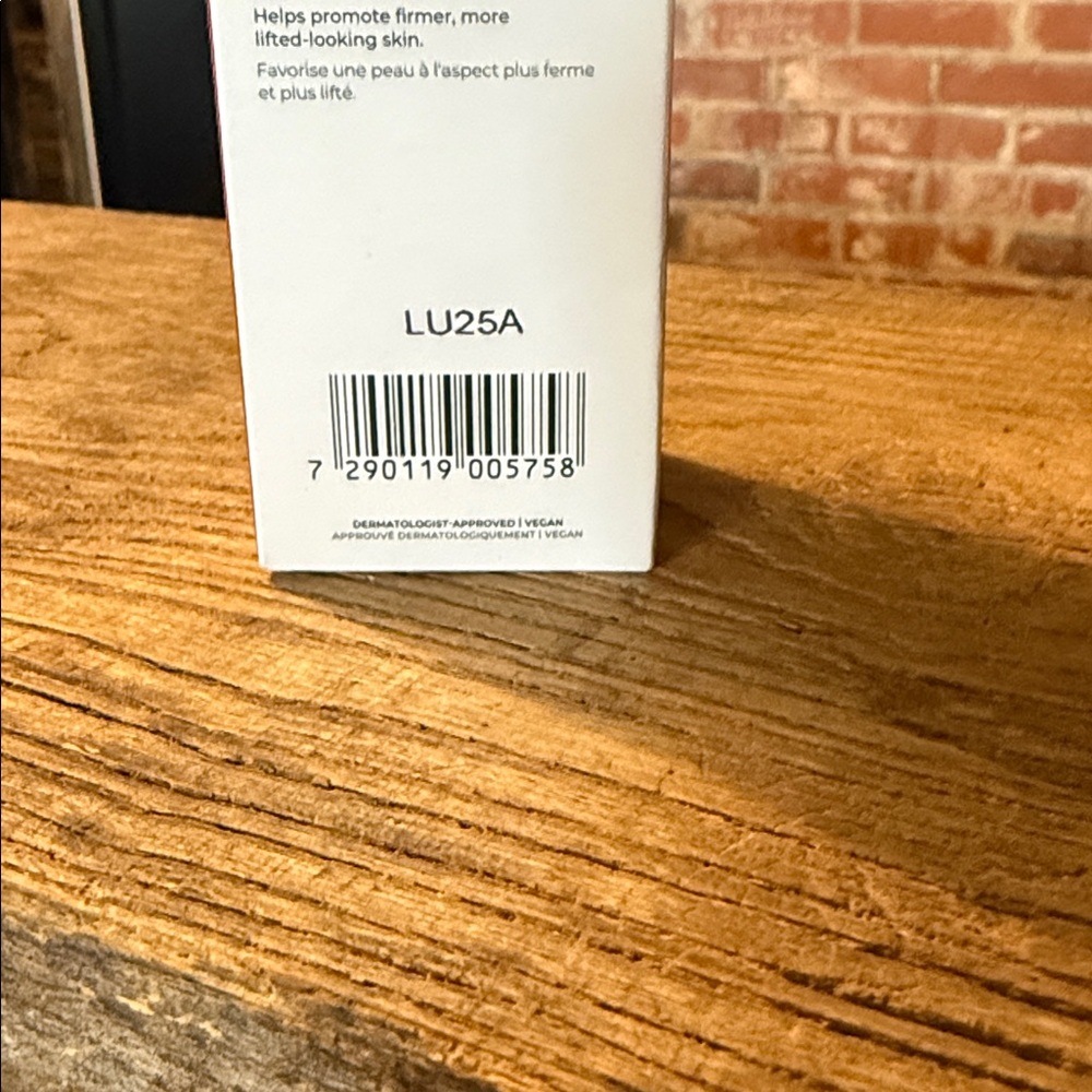 MAËLYS TOO-FINE Face Sculpting Serum - Red - Picture 3 of 3
